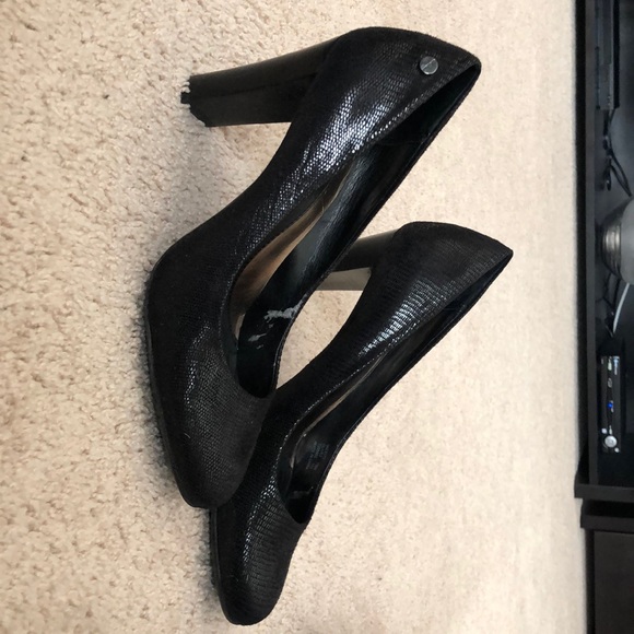 Black Heels - Picture 2 of 2